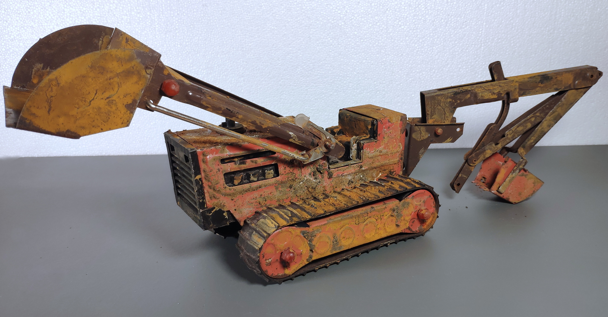 Restoration of a rusty Soviet bulldozer - My, Restoration, the USSR, Bulldozer, Retro, Collection, Craft, Nostalgia, Video