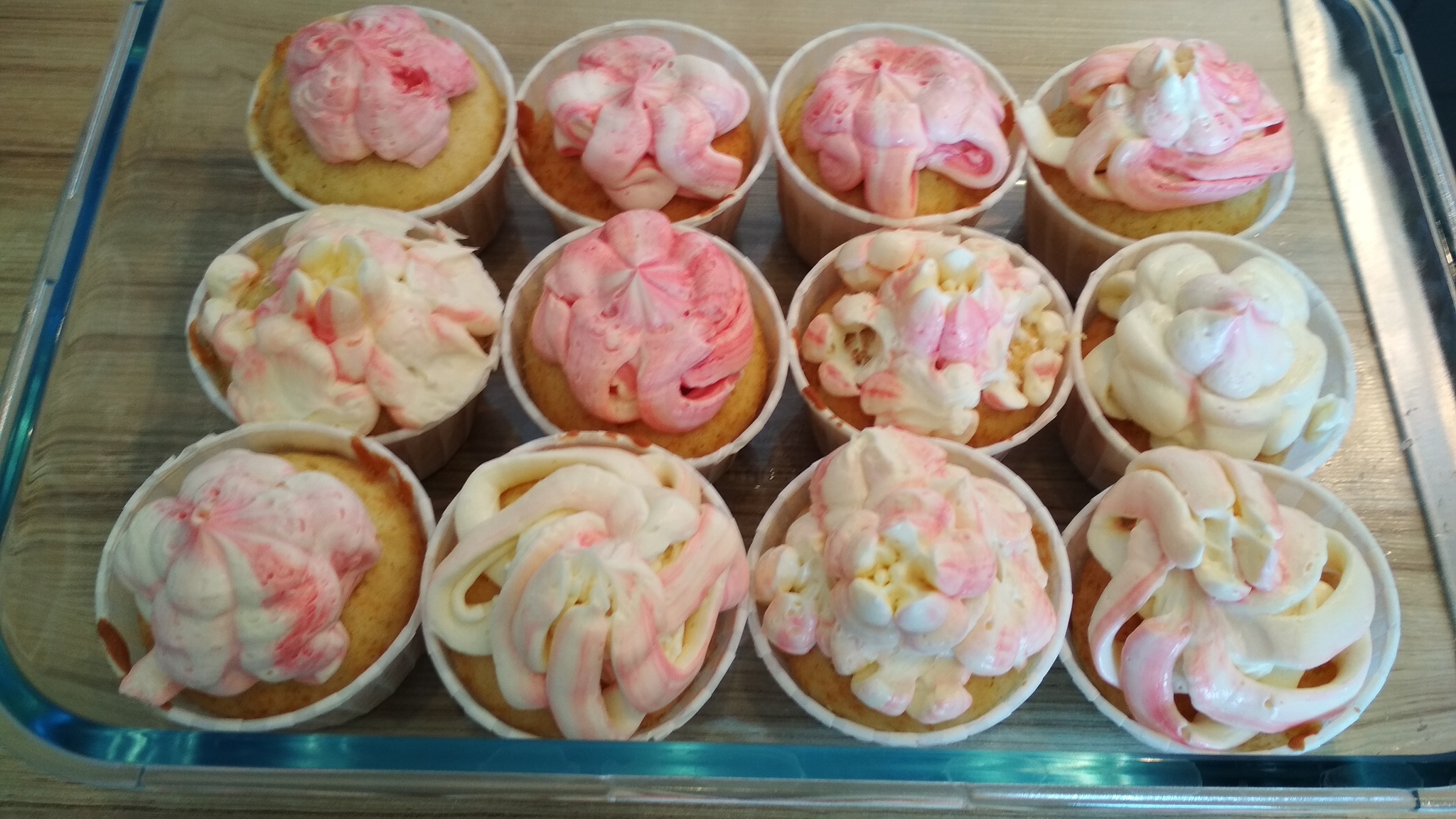 Cupcakes to the rescue - My, Recipe, Bakery products, Cream, Cupcakes, Longpost