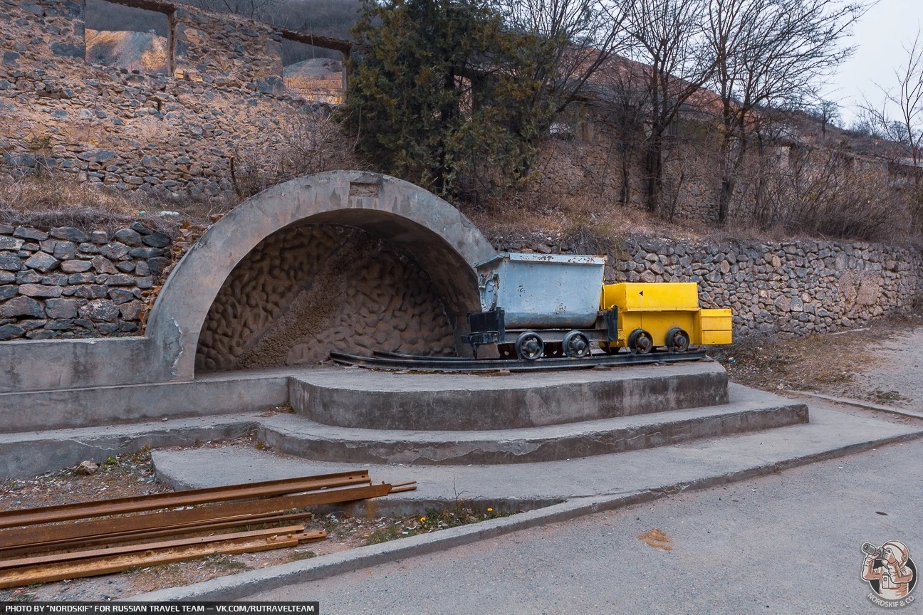 The Forgotten Railroad How I looked for an abandoned bridge with trolleys using a photo from the network - My, Abandoned, Armenia, Travels, Urbex Armenia, Longpost