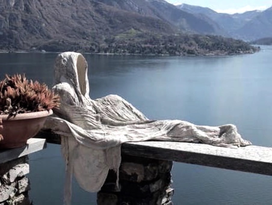 Sculptures of ghosts in the castle of Bezio on Lake Como - Lake Como, Призрак, Sculpture, Longpost