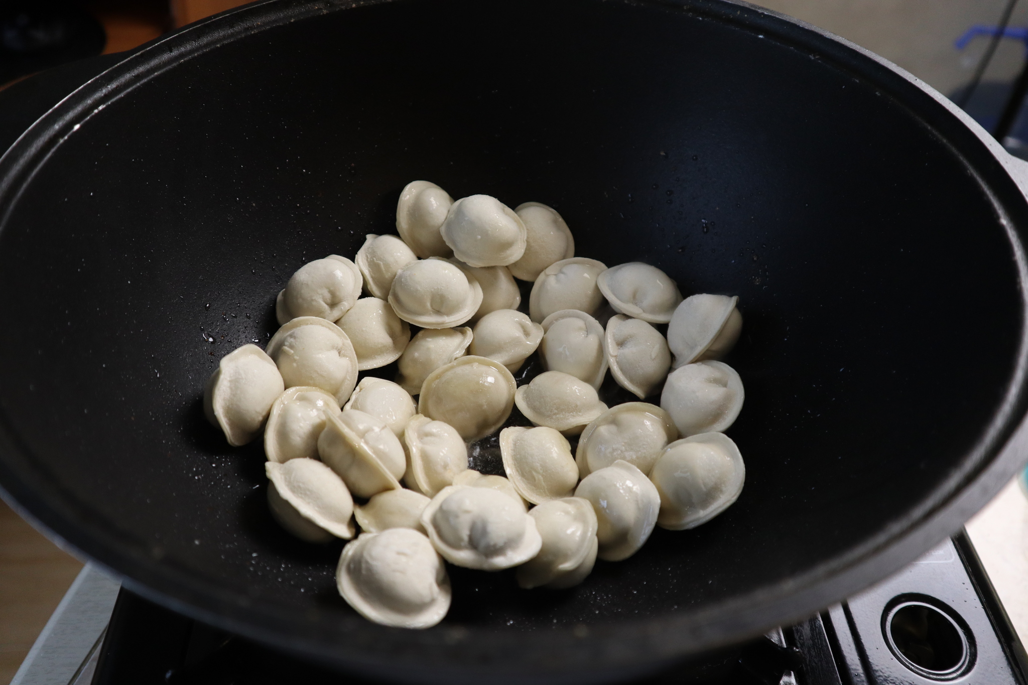 Fried dumplings with cheese, onion and garlic - My, Dumplings, Video recipe, Video, Recipe, Longpost, Cooking