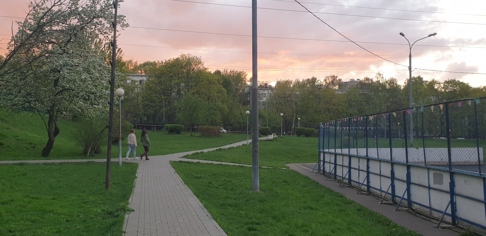 Зюзино часть. Парк Зюзино. Зюзино район Москвы. Парк Зюзино на Каховке. Парк Черноморский Зюзино.