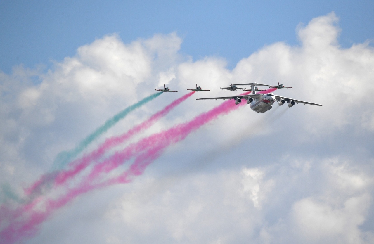 Military parade in Minsk in honor of the 75th anniversary of Victory in the Great Patriotic War - Military parade, Minsk, May 9 - Victory Day, The Great Patriotic War, The Second World War, The soldiers, Tanks, Airplane, Longpost