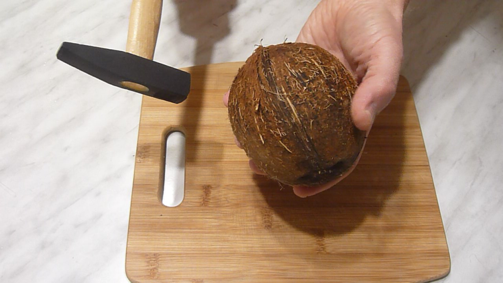 How to peel a coconut - My, Coconut, Video recipe, Recipe, Coconut chips, Video, Longpost