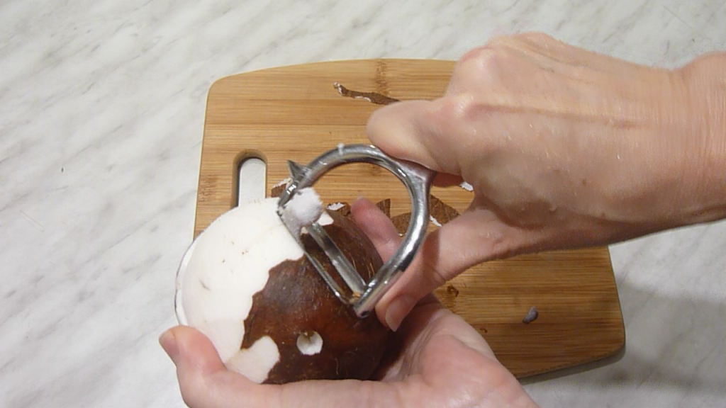 How to peel a coconut - My, Coconut, Video recipe, Recipe, Coconut chips, Video, Longpost