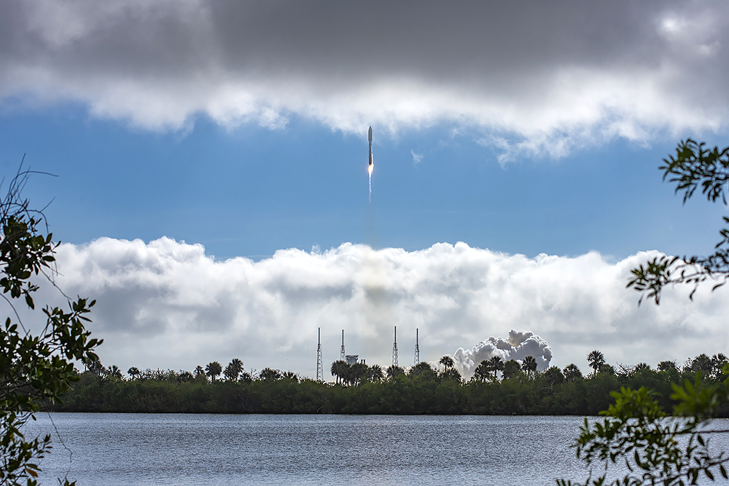 Atlas V launch photos from Cape Canaveral - Atlas V, NASA, Ula, Running, Space, Longpost