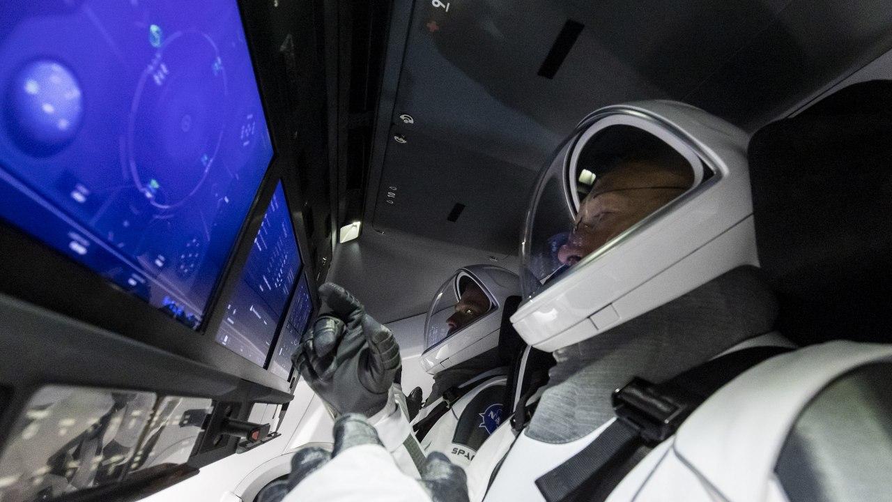 SpaceX and NASA have completed training with the crew and Crew Dragon. Photos - Spacex, NASA, Dragon 2, Astronaut, Space, Longpost, Video