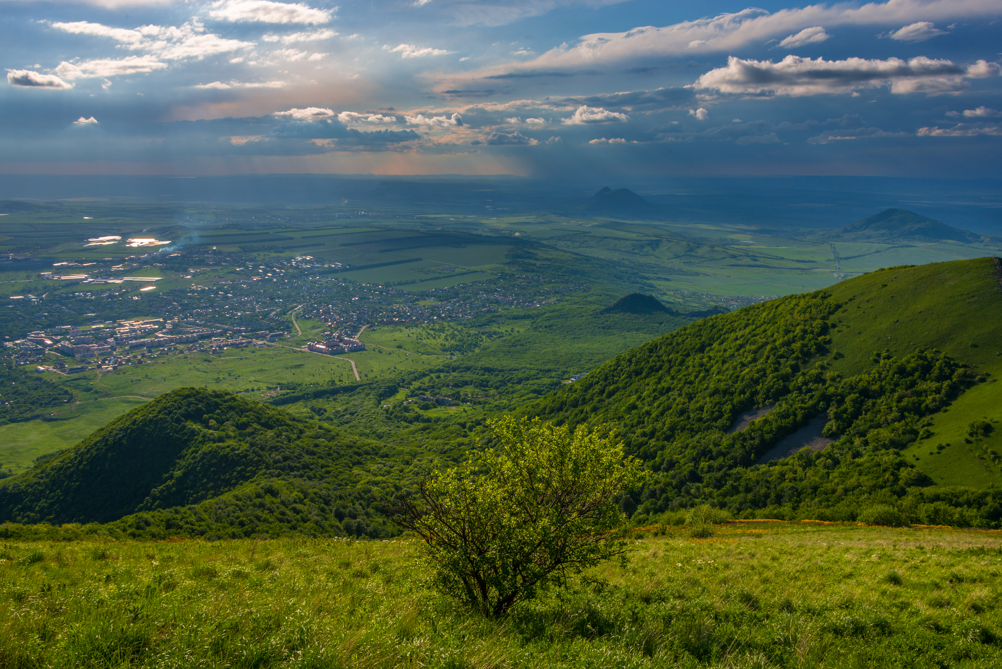 The last day of spring on Mount Beshtau - My, Landscape, May, The mountains, Beshtau, Vertex, Longpost