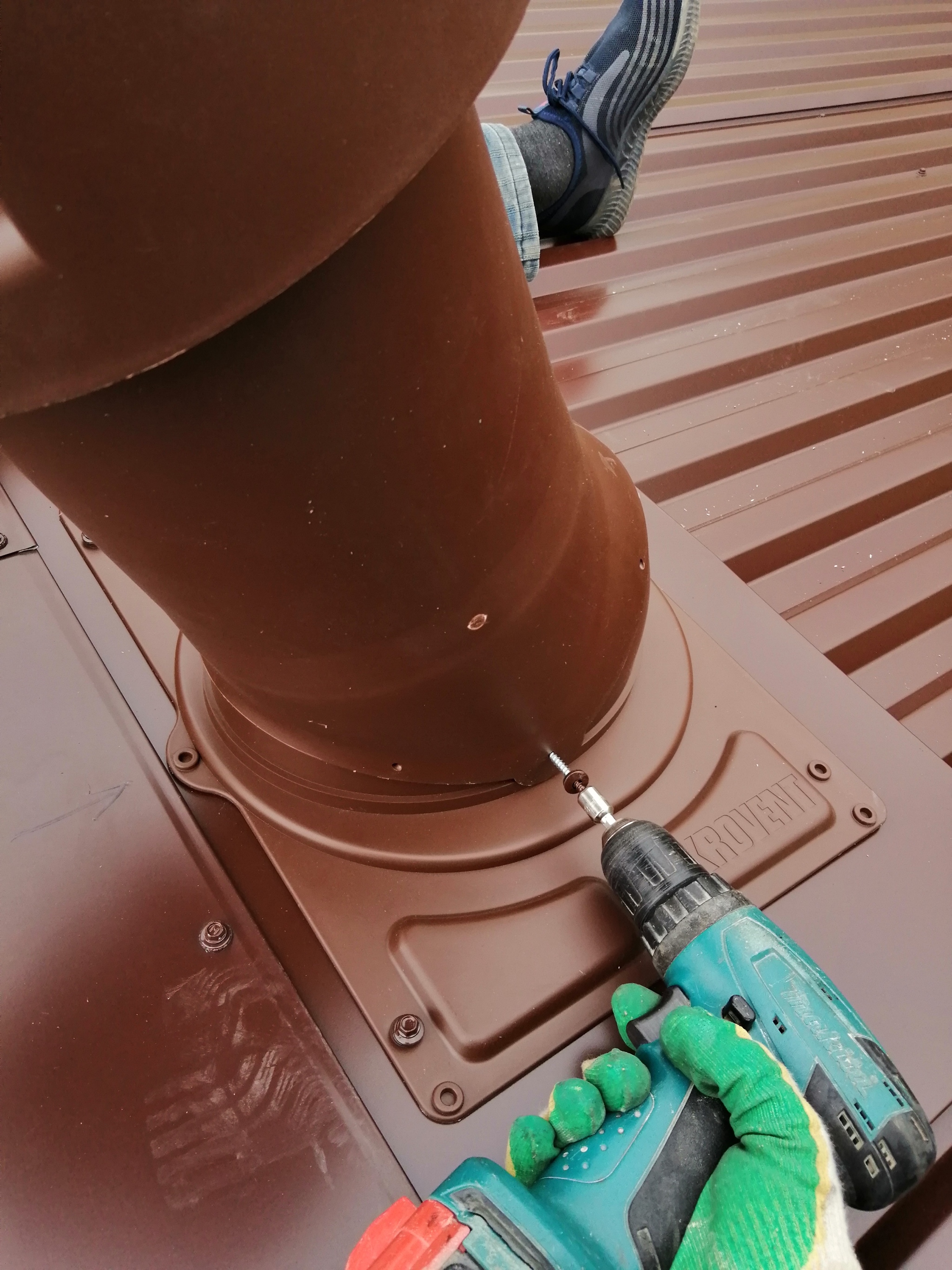 Installation of a ventilation hood with penetration on a corrugated sheet - My, Ventilation, Building, Cap, Roof, Instructions, Longpost