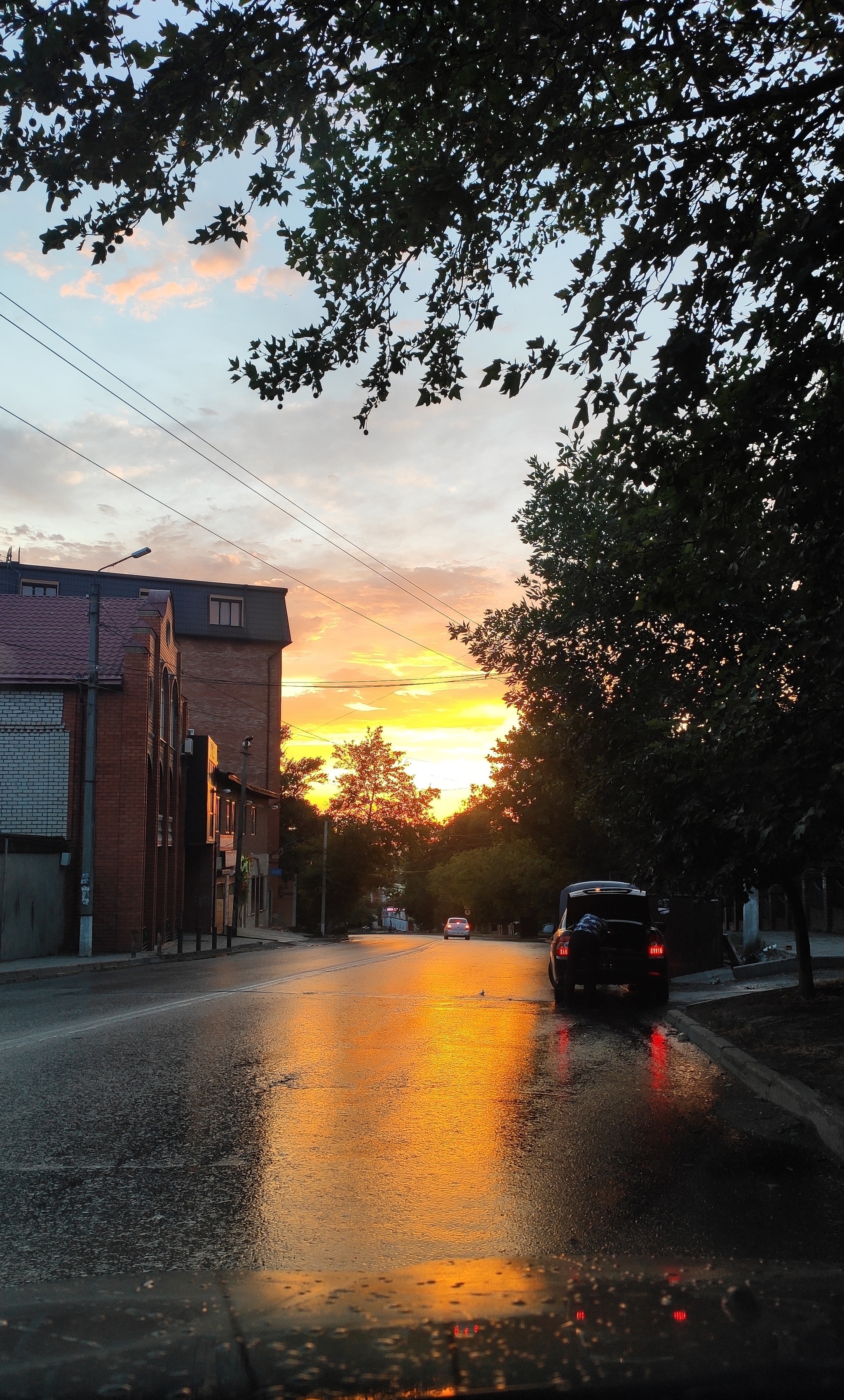 My city has a beautiful street. Makhachkala after the rain - My, The photo, Mobile photography, Makhachkala, Sunset, After the rain