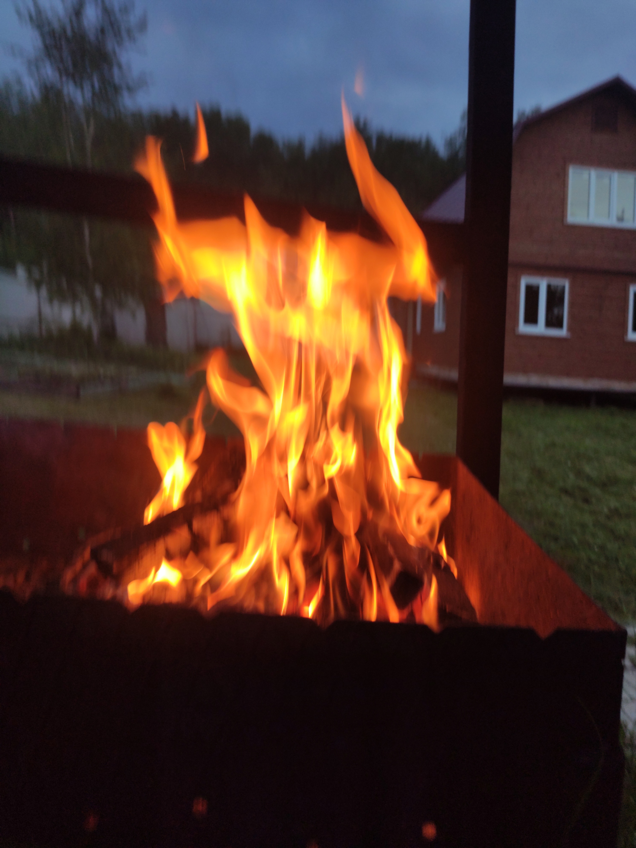 Fire Demon - My, Fire, The photo, Shashlik, Dacha, Brazier