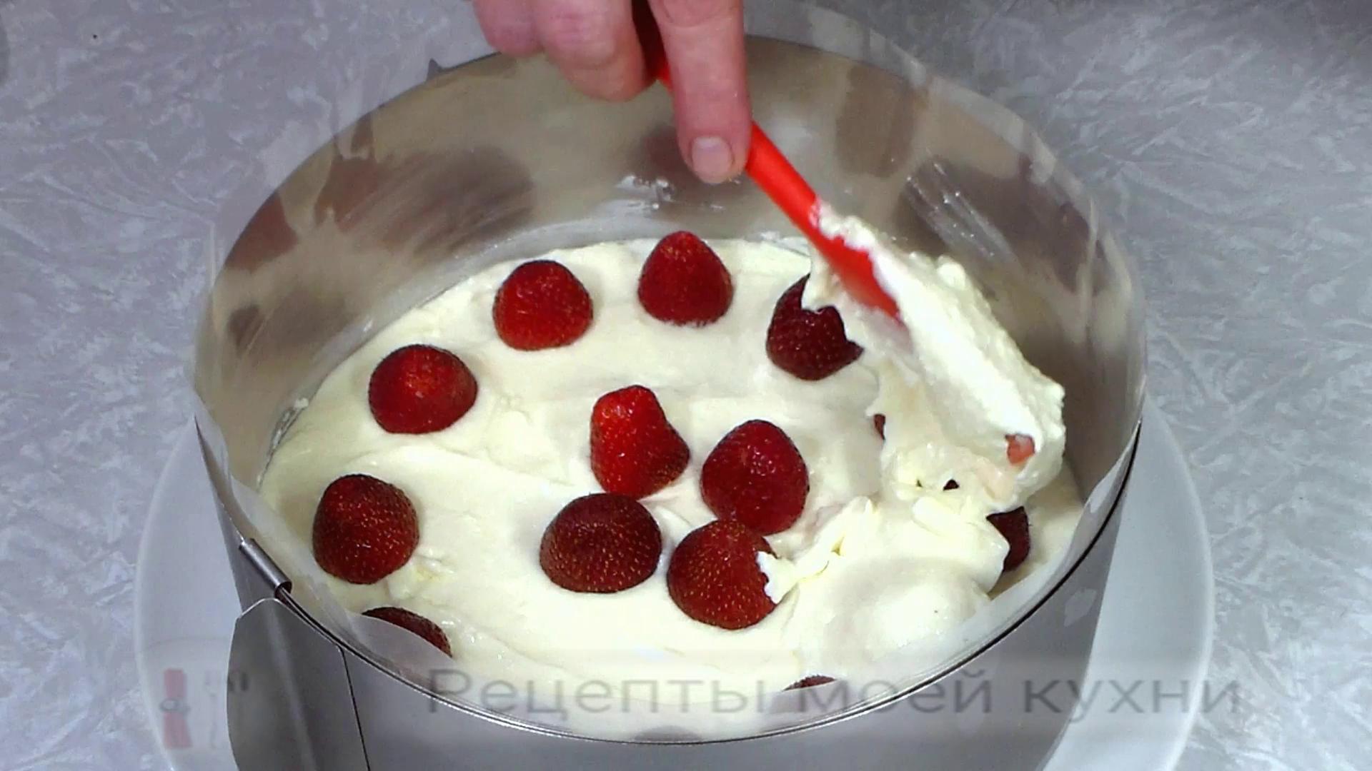 Strawberry cheesecake with cottage cheese and berry jelly. No baking - My, homemade cheesecake, Cheesecake, Strawberry cake, Strawberry pie, Strawberry (plant), No baking, Dessert, Video, Longpost, Recipe