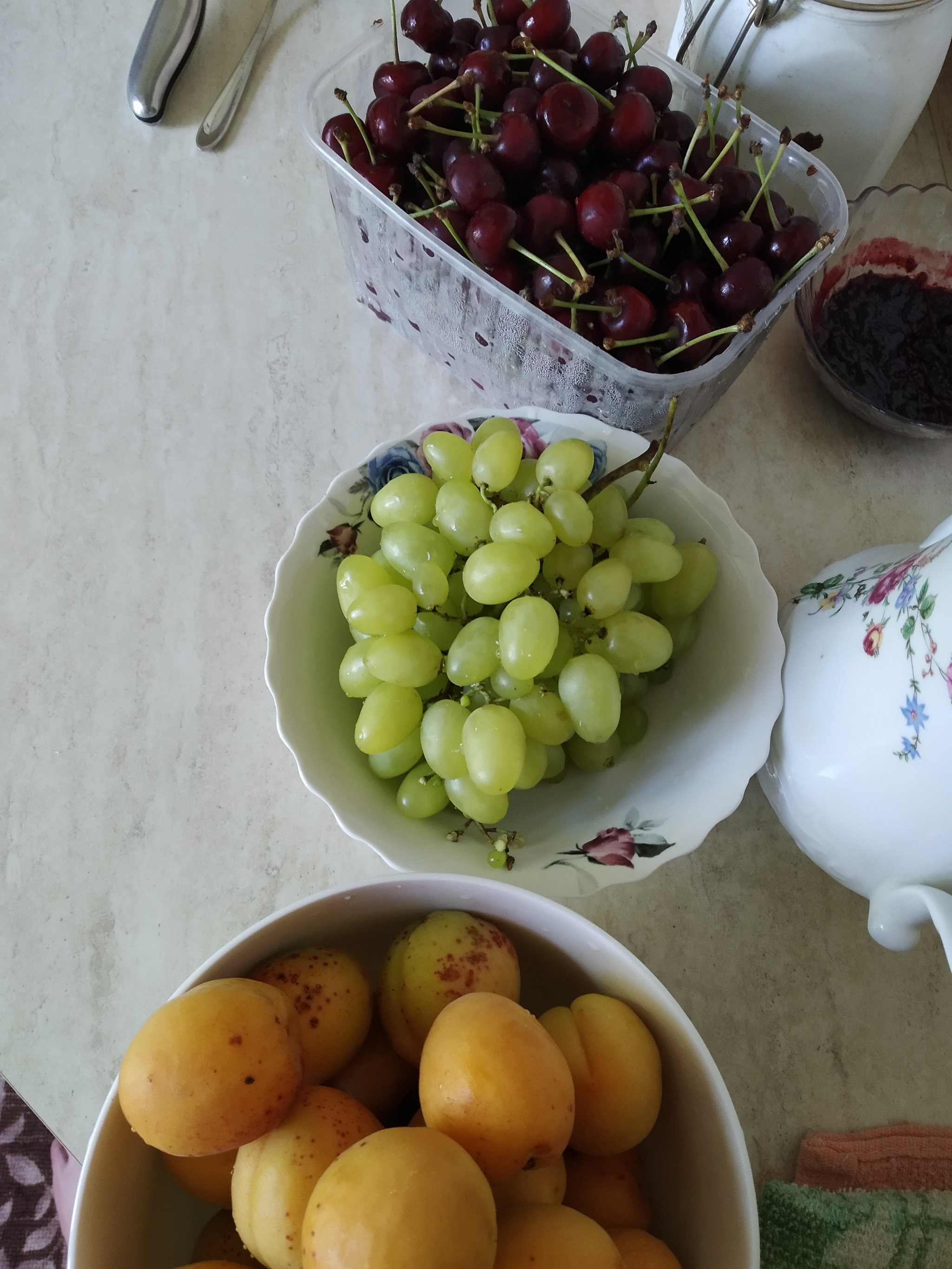 It’s tough in Transnistria, but it’s delicious) - My, Summer, Berries