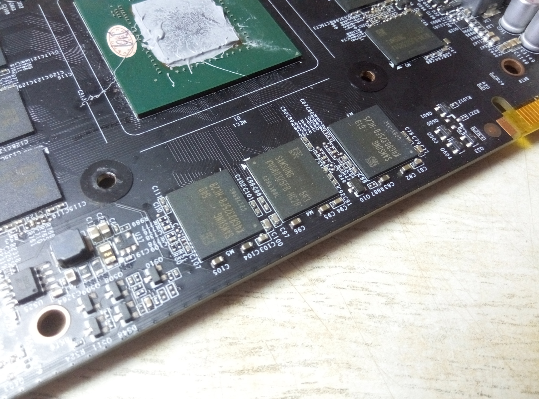 Производителя памяти видеокарты. GTX 1070 чип. GTX 1070 ноутбучный чип. Чипы памяти 1070-8gb ASUS. 1070ti чип видеопамяти.