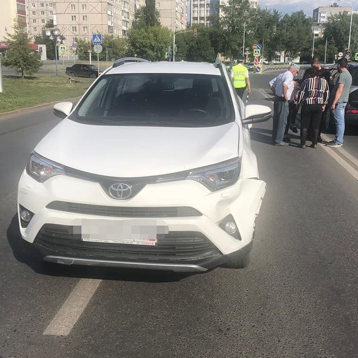 In Ufa, a woman hit two children at a pedestrian crossing - Ufa, Road accident, Children, Video, Negative