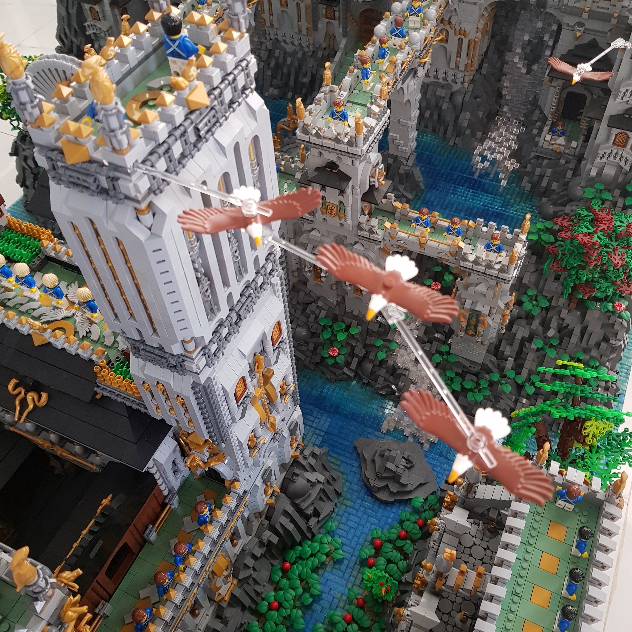 A huge, cool castle that was sold for only 16 thousand dollars - The photo, Lock, Building, Constructor, Lego, Cool, Video, Longpost