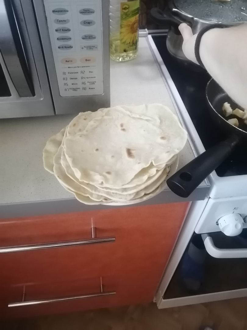 Quesadilla with hands not experienced, but striving - My, Cooking, Kitchen, Long, Longpost, Preparation, Recipe