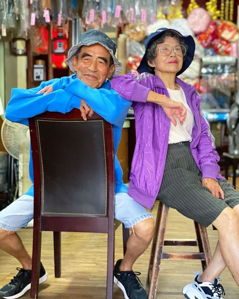 An elderly couple creates images from items forgotten in the laundry room. - Style, Laundry, Elderly, Family, Taiwan, The main thing is not to grow old, Positive, Cloth, Longpost