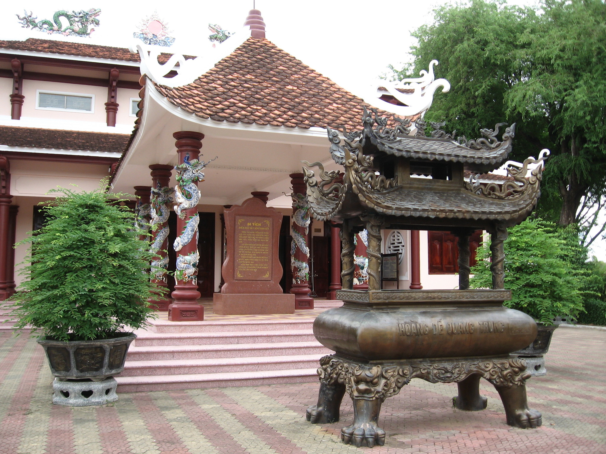 Tay Son Museum, dedicated to the People's Emperor Nguyen Hue (Quang Trung). Displaying the history of the Tay Son dynasty in fine art. - My, Story, Ethnography, Vietnam, Southeast Asia, Longpost