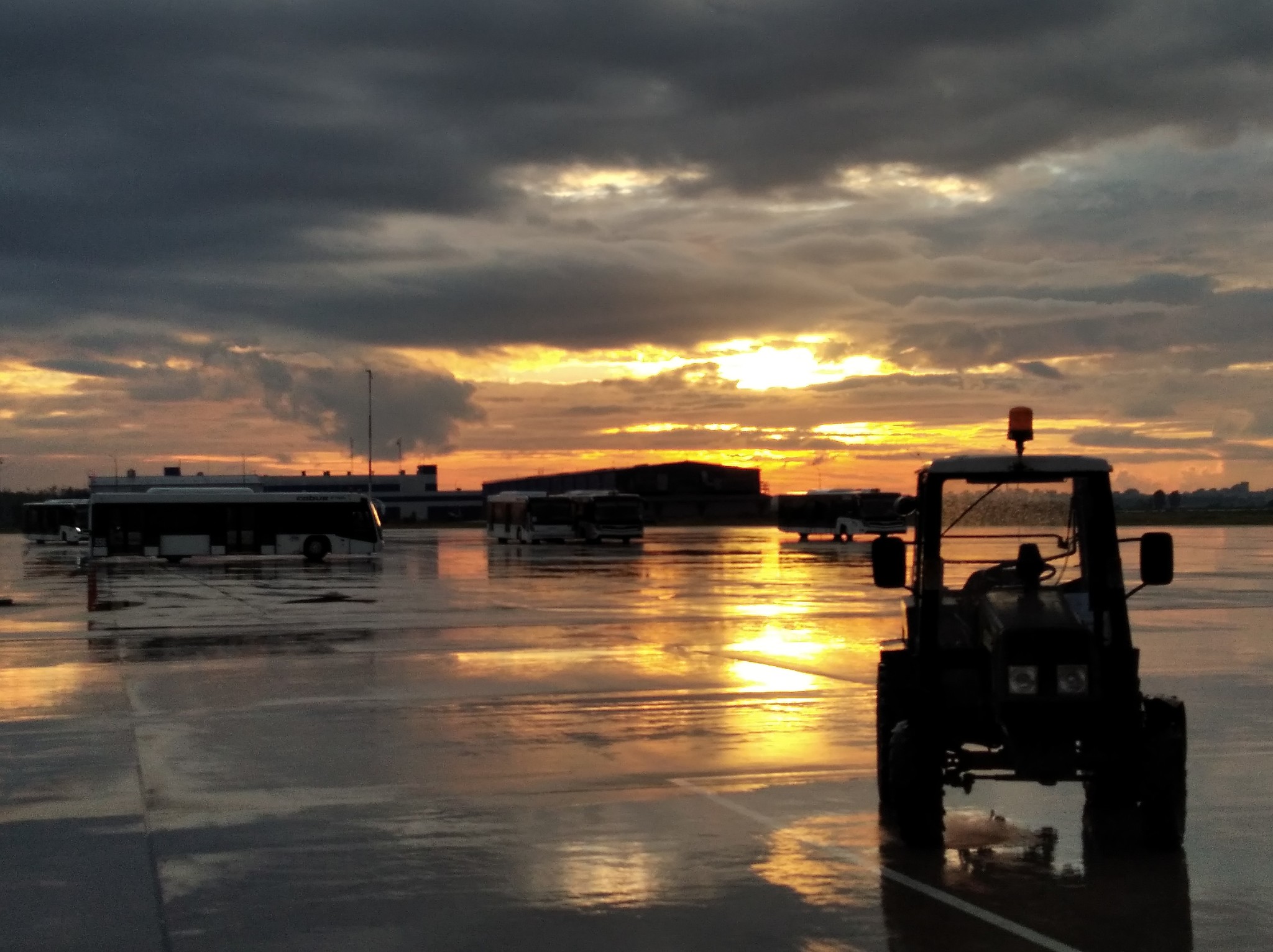 Clouds, airport, corrected - My, Aviation, Clouds, Longpost