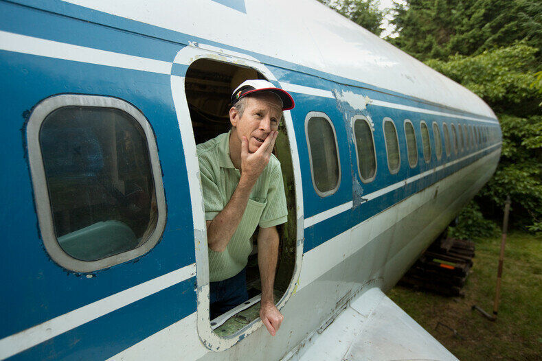 A man has been living in an abandoned plane for 17 years. - Airplane, House, Longpost