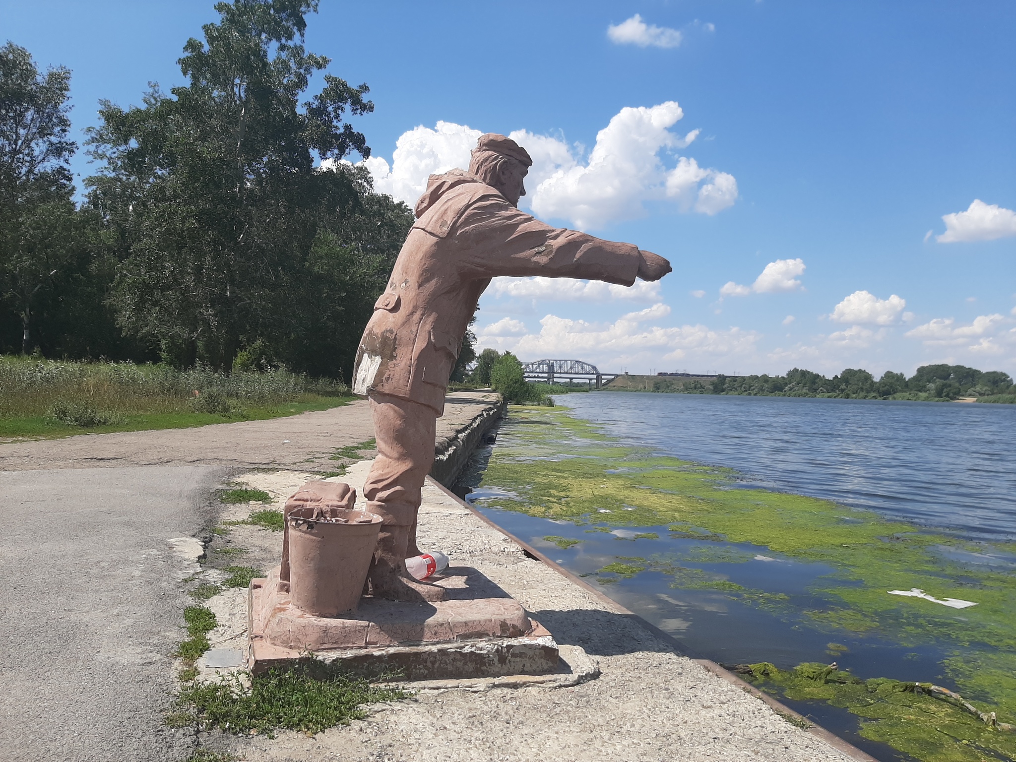 Памятник рыбаку Каменск Шахтинский