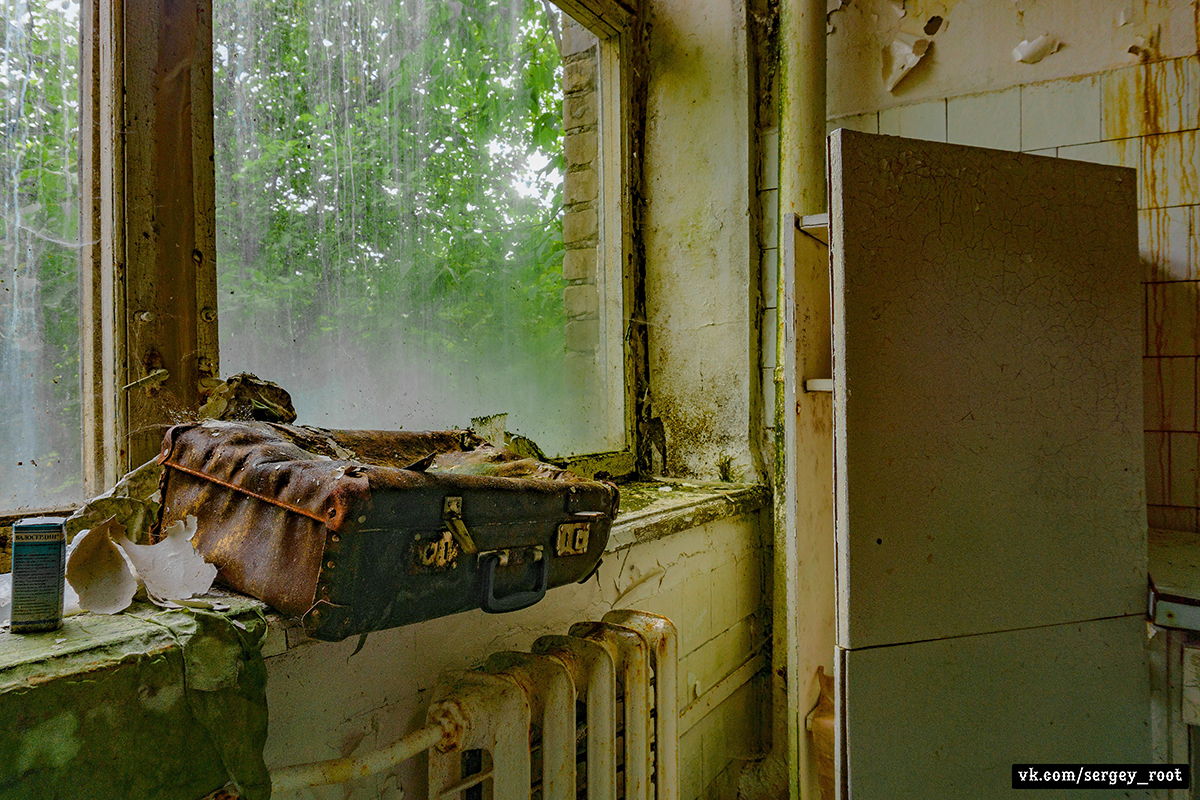 Abandoned clinic in the Ryazan region - My, Abandoned, Ryazan Oblast, Polyclinic, Longpost, Negative