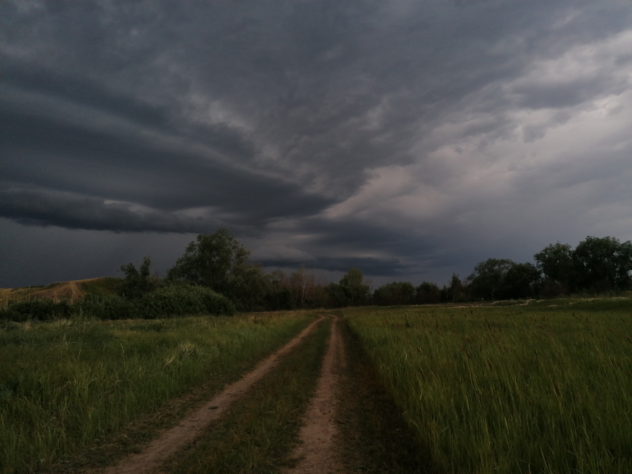 Перед грозой - Моё, Природа, Облака, Фотография, Гроза, Дождь, Длиннопост, Омск, Дорога