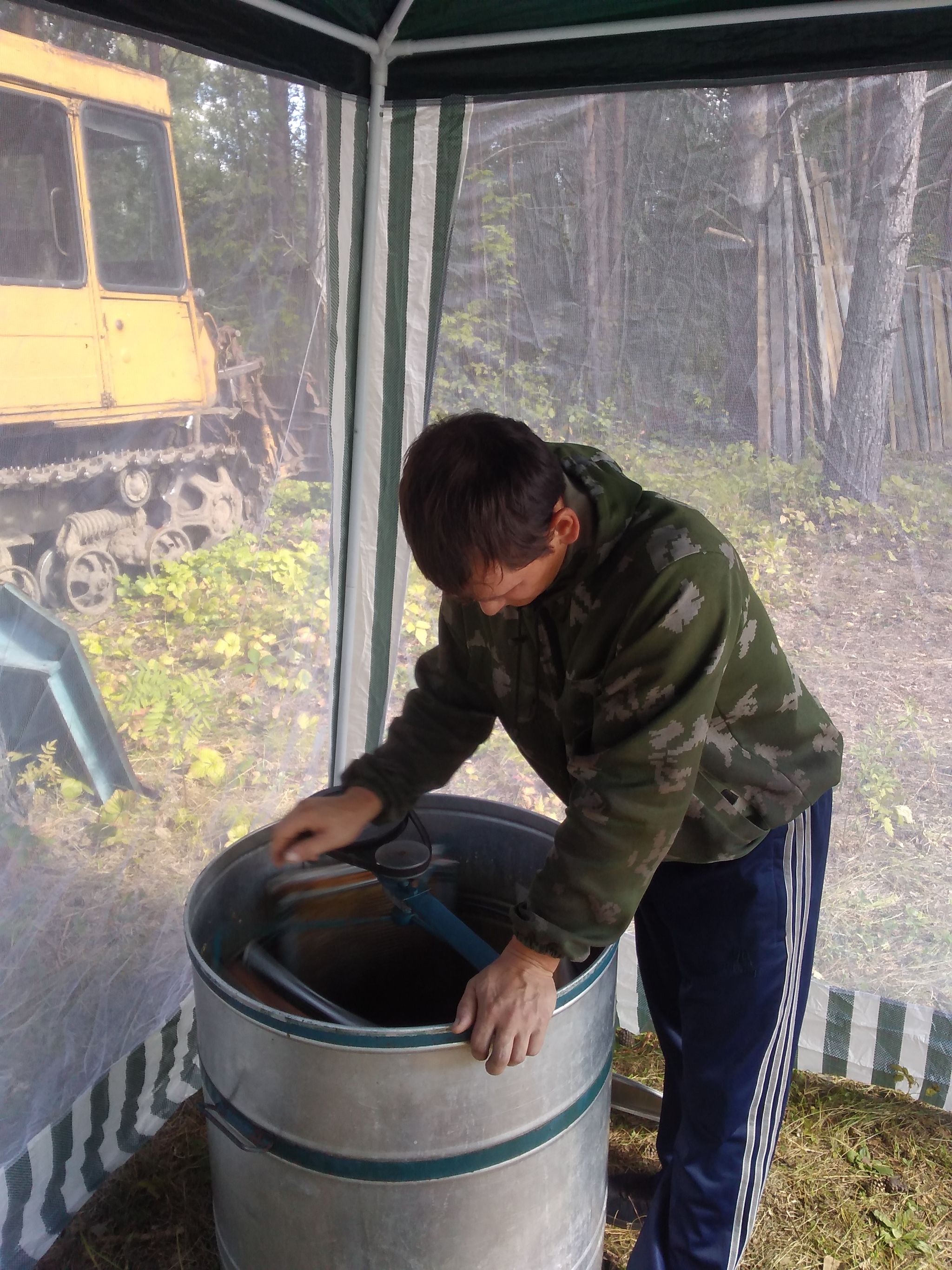 Collecting honey in a small apiary in Siberia - My, Friday tag is mine, Honey, Bees, Longpost