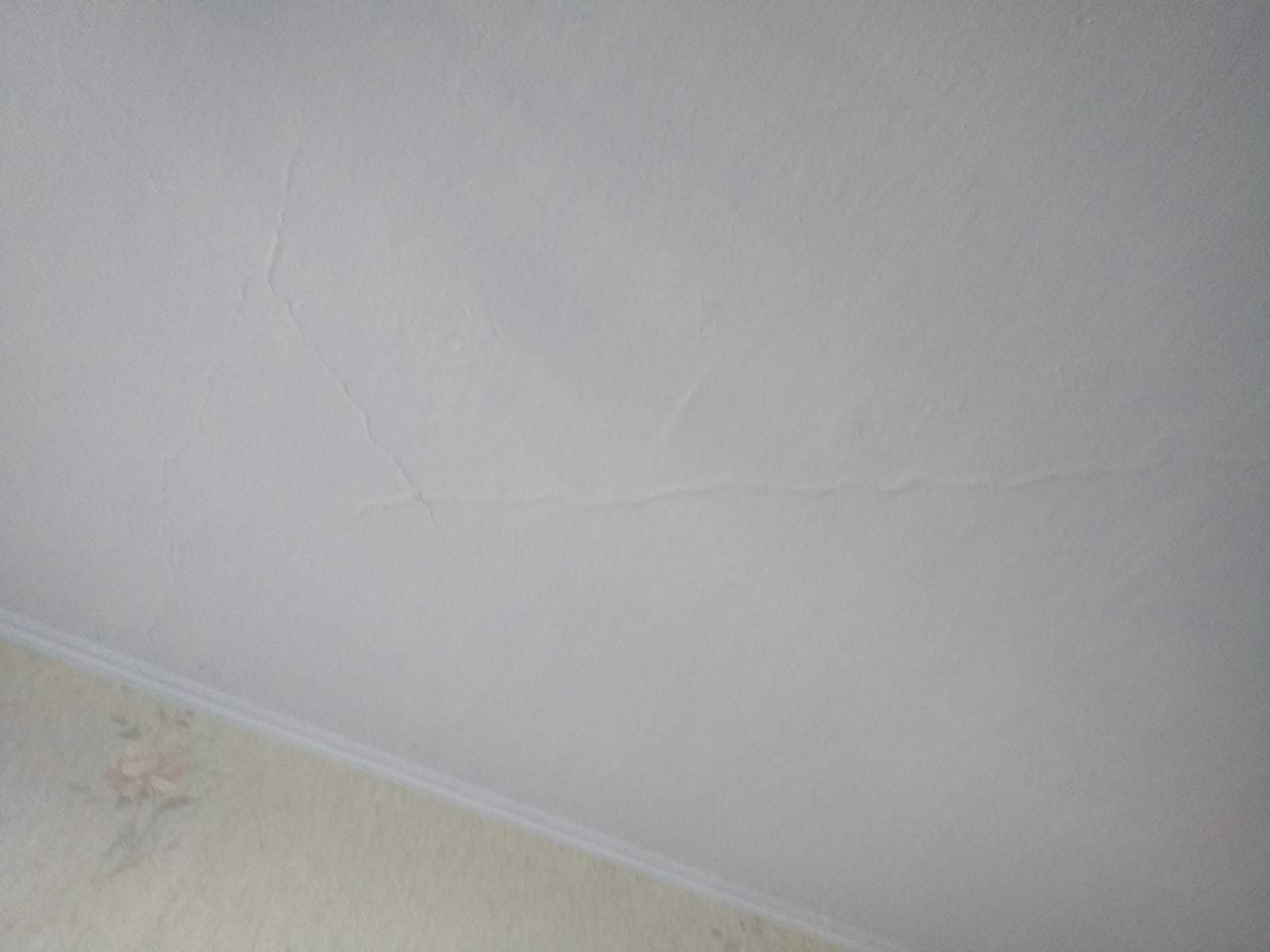 Due to major renovations in the house, the ceilings in the apartment are cracking - My, Chelyabinsk, Lawyers, Repair, League of Lawyers, Help, Longpost, No rating