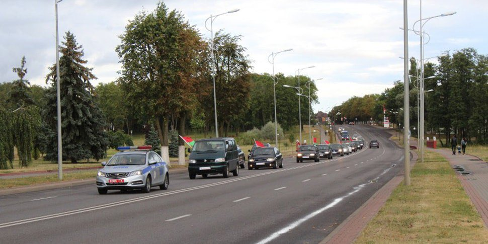 Belarus. The law is not for everyone. The traffic police escorts cars with hidden license plates - Politics, Republic of Belarus, Violation of traffic rules, Traffic rules, Law