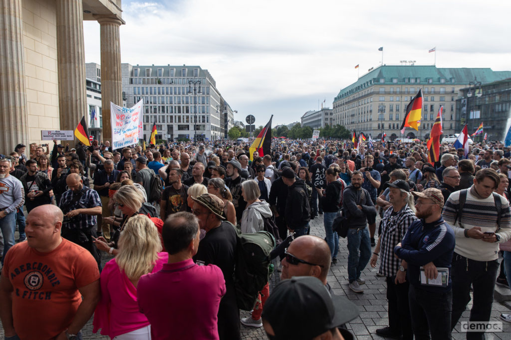 Putin, Trump help - Politics, Germany, Rights, Vladimir Putin, Donald Trump, Rally, Coronavirus, Longpost