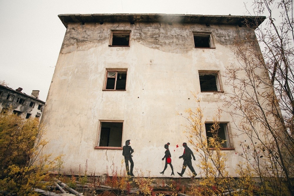 Yakut designers “revitalized” the ghost town “Kadykchan” in Banksy graffiti style - Ghost town, Magadan, Yakutia, Street art, Longpost