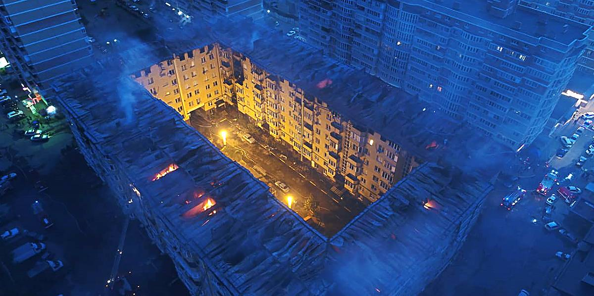 A burnt-out 8-story building in the center of Krasnodar turned out to be a self-built building (WTF?) - Fire, Snip, Samostroy, Krasnodar, Attic, news, Mat, Video, Longpost, Negative