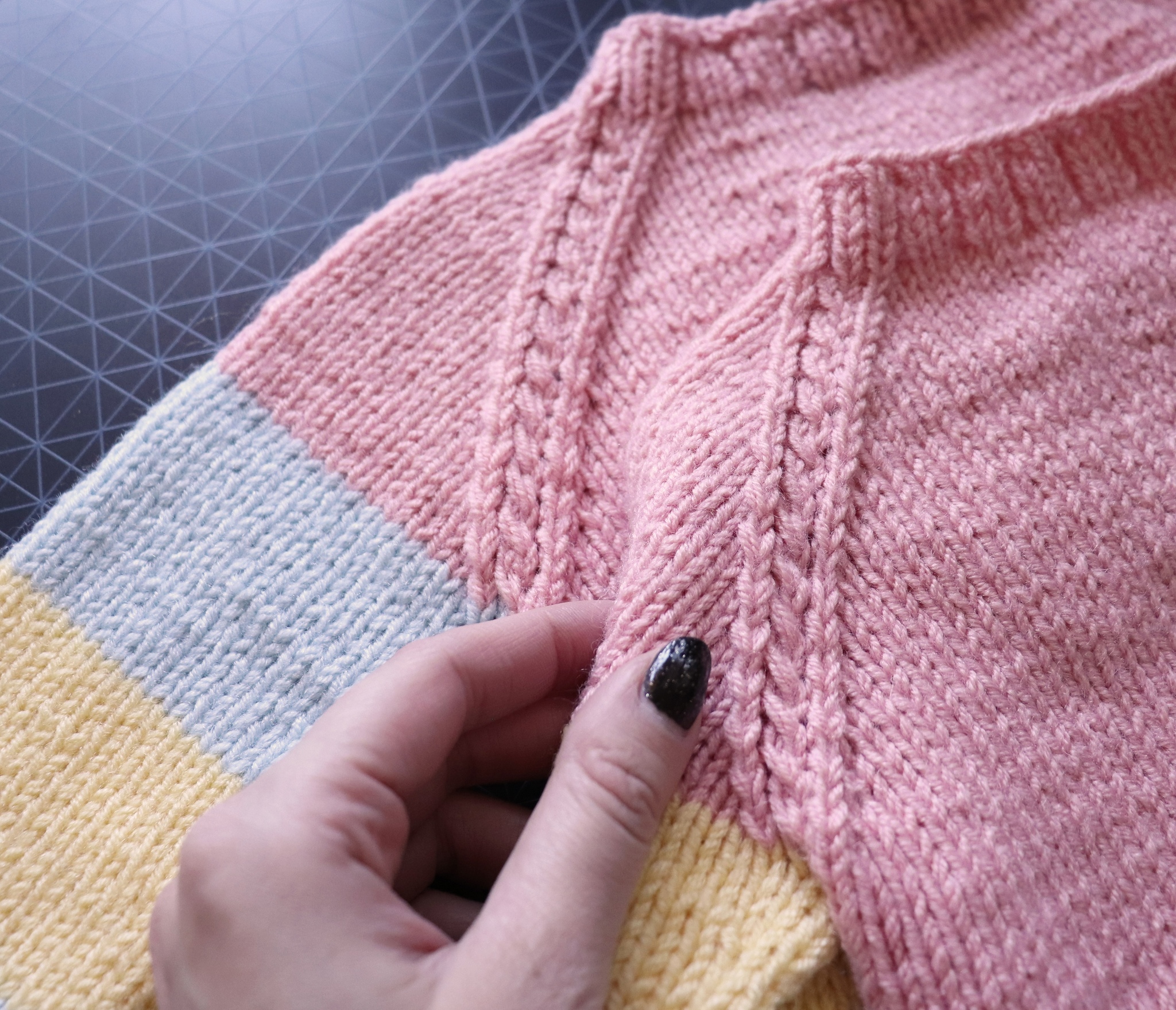 Свитер спицами для женщин - 41 вязаный свитер реглан спицами схемы