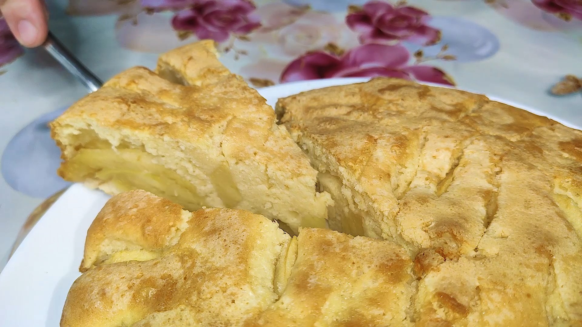 There are Three Apples! Then make an AMAZING APPLE PIE! CHARLOTTE Wasn't Standing Nearby! - My, Pie, Recipe, Bakery products, Cooking, Food, For tea, Dessert, Quickly, Yummy, Apples, Video, Longpost