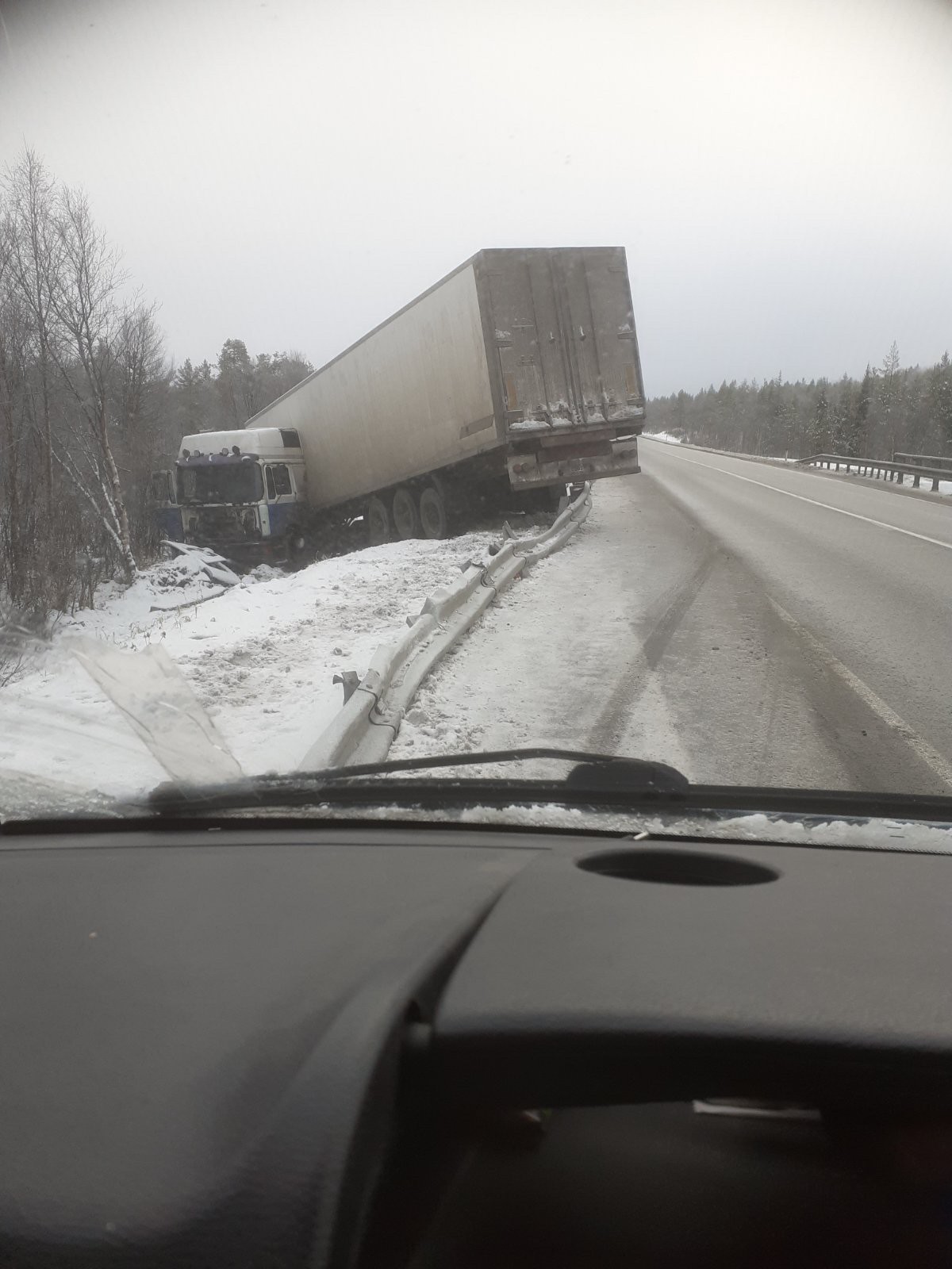 The driver froze on the side of the road for three days - Roadside assistance, Kindness, Wagon