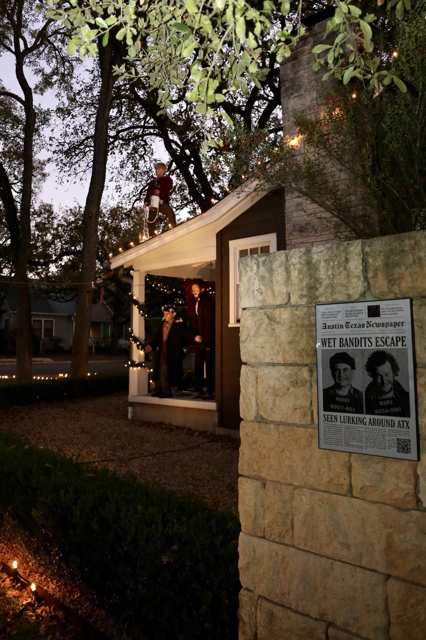 On the occasion of the 30th anniversary of the film “Home Alone”, and at the same time for the upcoming Christmas, a married couple decided to decorate their cottage in honor of the film - The photo, USA, House, Decoration, Movies, Home Alone (Movie), Christmas, Reddit, Longpost