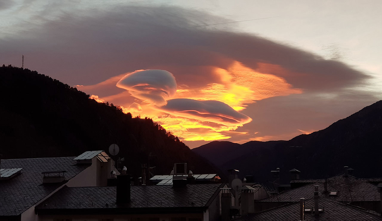 Oh, how the clouds swirled and lit up - it’s almost impossible to look away - My, Clouds, Sunset, The mountains, Andorra