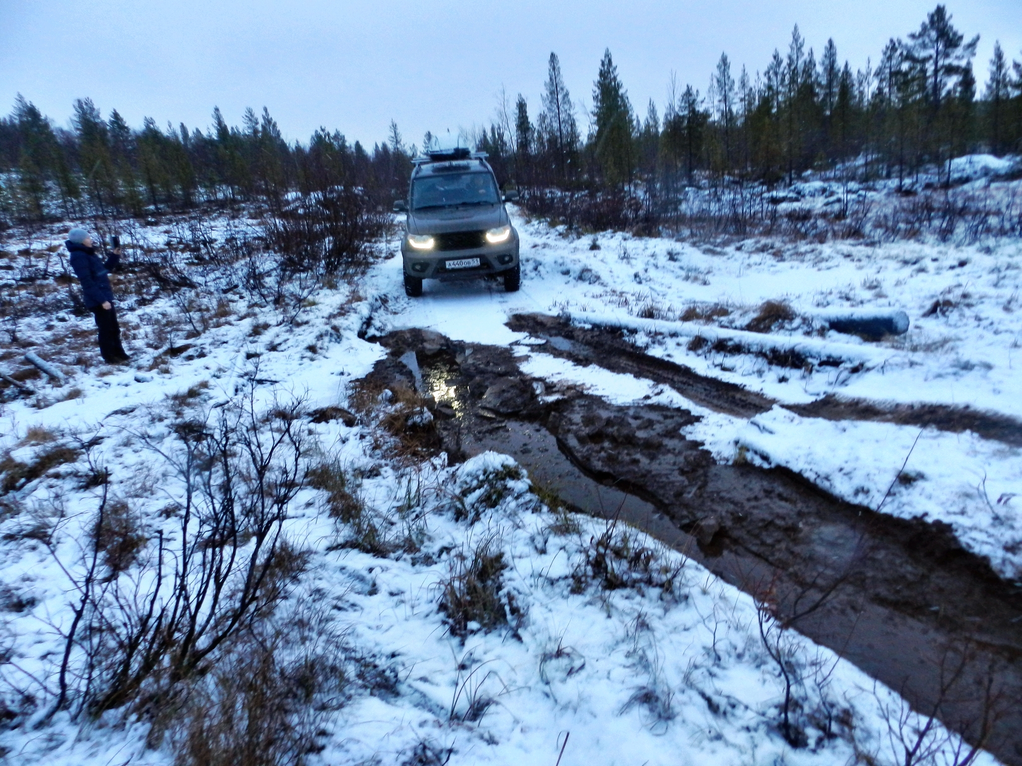 We make our way through ice and deep puddles! Patriot with automatic transmission, Land Cruiser, L200, Niva. TumbleweedKola - My, UAZ, Toyota Land Cruiser, Mitsubishi, Niva, Ice, Rubilovo, Winter, Murmansk, Kneading, Windlass, Domination, Snow, Kola Peninsula, Arctic, Mitsubishi L200, Chevrolet niva, Route, Jeep, SUV, Auto, Video, Longpost