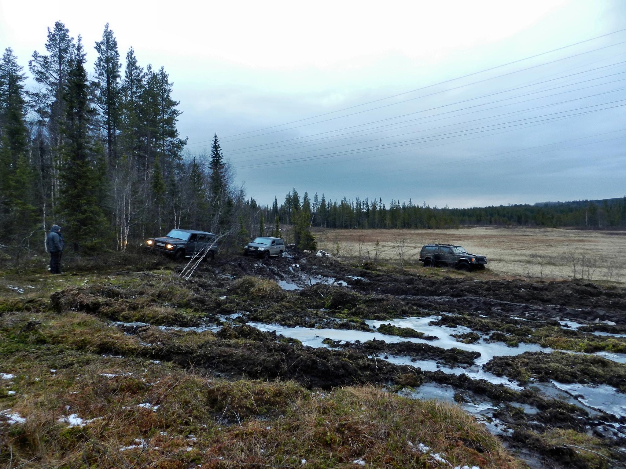 This route will be remembered for a long time! 3 km in 12 hours! Niva was abandoned for the night. 4x4, PerekatiKolsky - My, Offroad, Jeep Grand Cherokee, Jeep, Ford, Niva, 4x4, Pokatushki, Navigator, Murmansk, Kola Peninsula, Swamp, Power lines, Route, Departure, Breaking, Windlass, Колесо, Arctic, Chevrolet niva, Video, Longpost