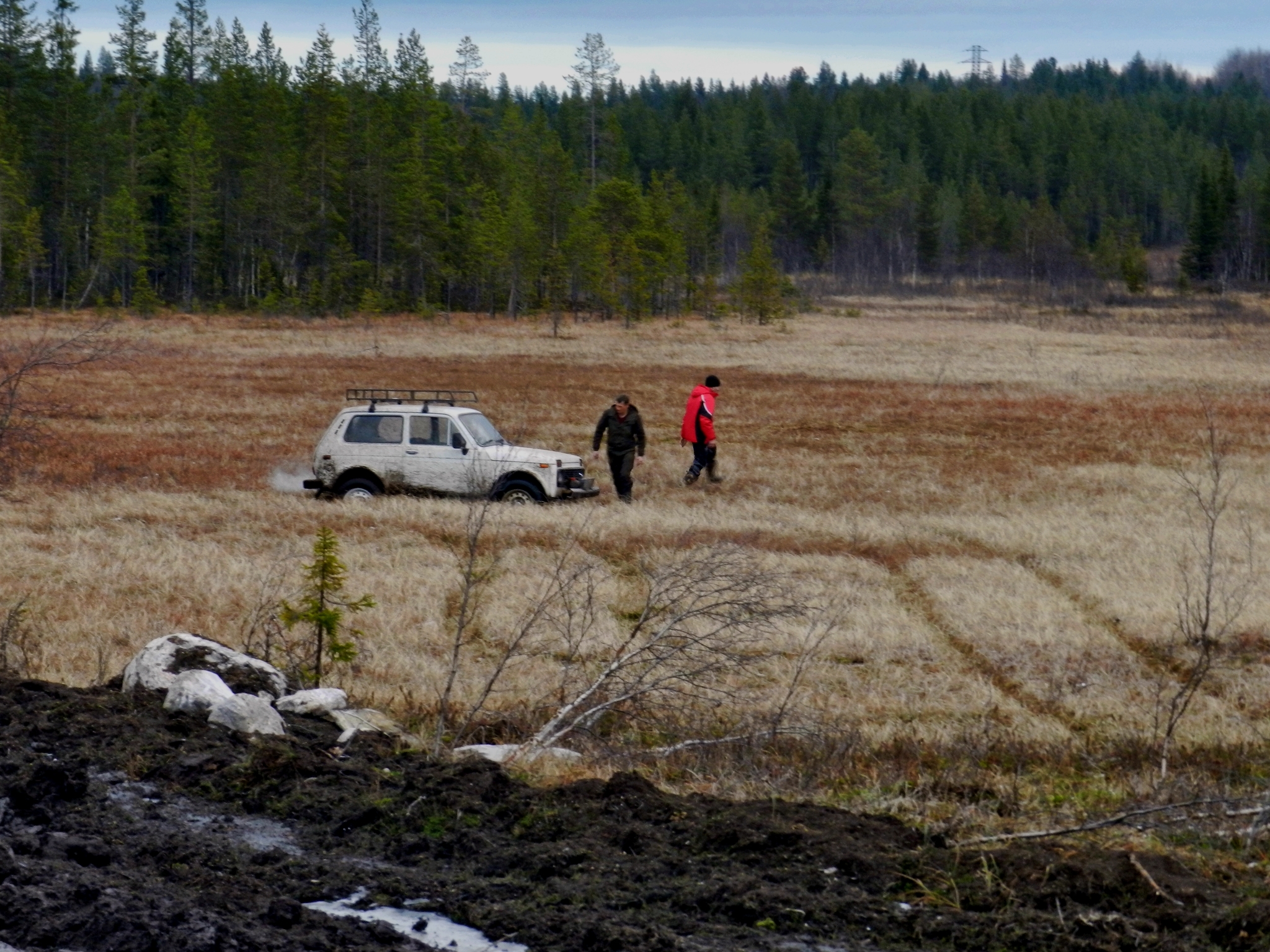 This route will be remembered for a long time! 3 km in 12 hours! Niva was abandoned for the night. 4x4, PerekatiKolsky - My, Offroad, Jeep Grand Cherokee, Jeep, Ford, Niva, 4x4, Pokatushki, Navigator, Murmansk, Kola Peninsula, Swamp, Power lines, Route, Departure, Breaking, Windlass, Колесо, Arctic, Chevrolet niva, Video, Longpost