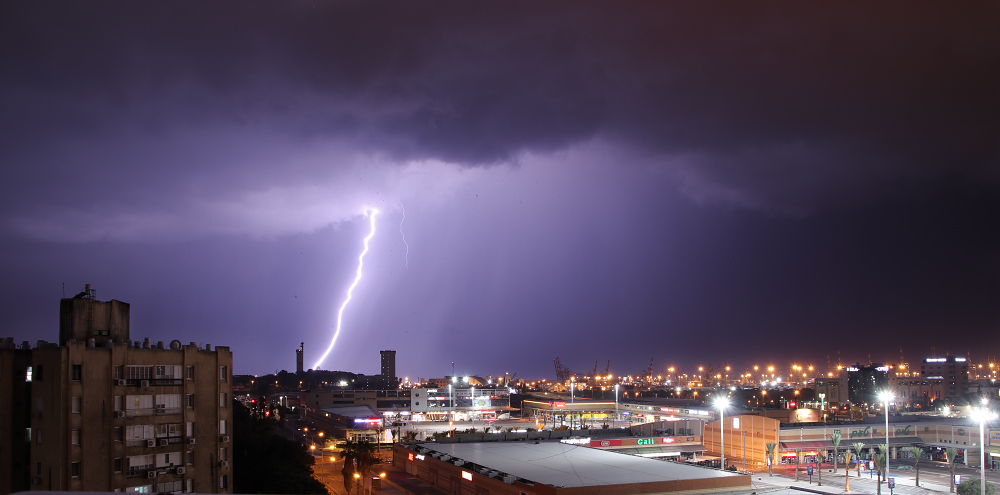 Thousand devils! Thunder and lightning over the port of Ashdod - My, The photo, Thunderstorm, Lightning, Longpost