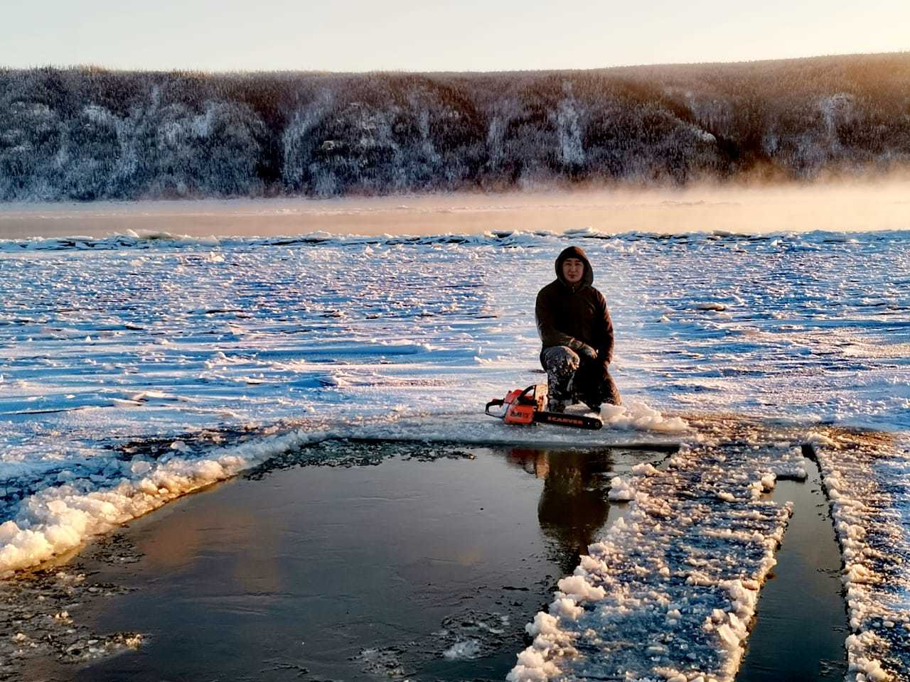 While preparing ice for the winter - My, Yakutia, Lena river, Winter, Ice