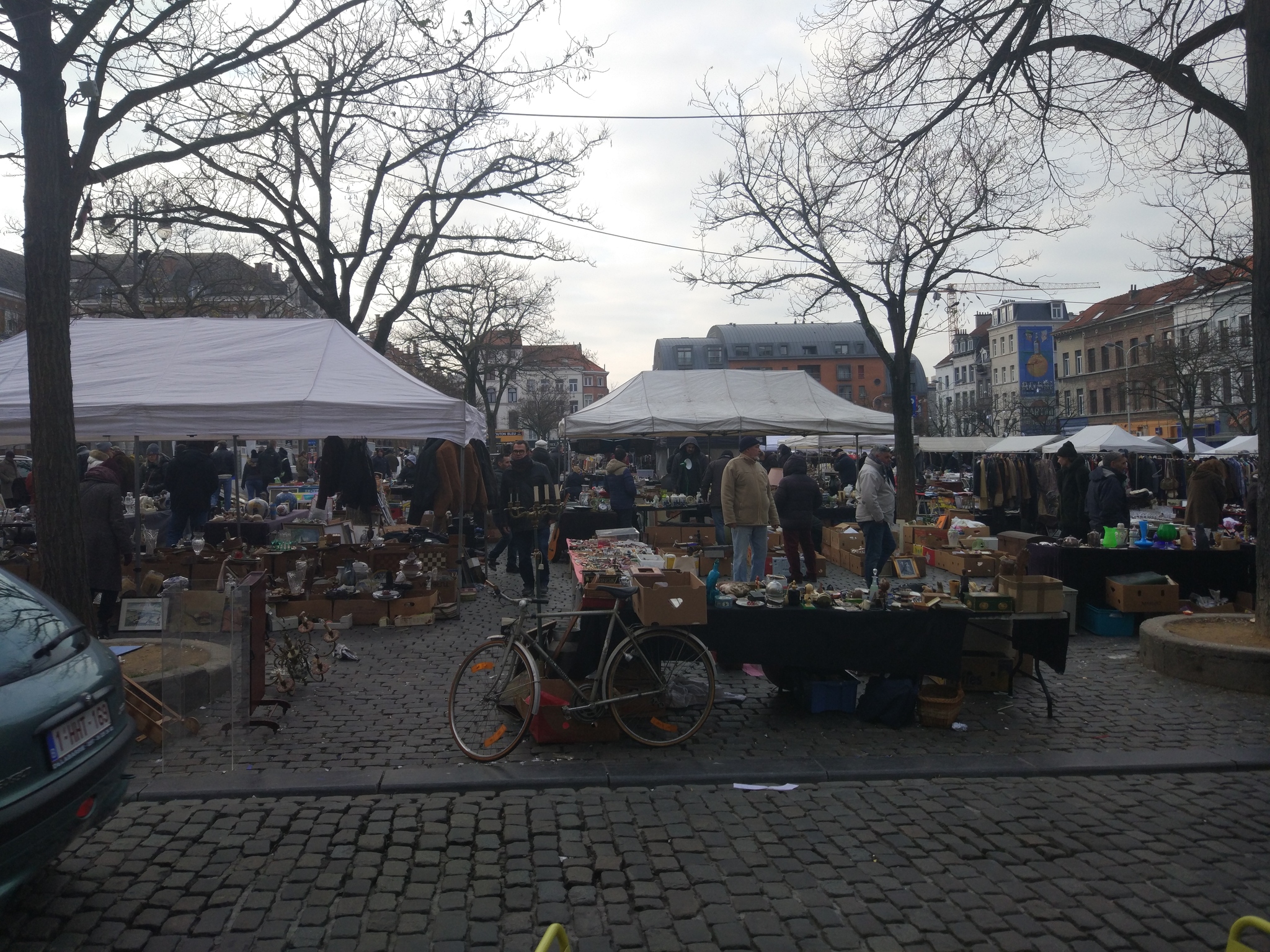 Барахолка Брюсселя. Блошиный рынок в Брюсселе — Marolles Flea Market |  Пикабу