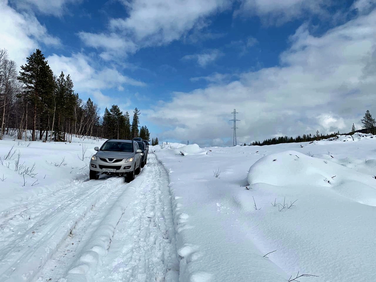 И в снег, и в грязь! Разведка болот в оттепель! Патриот Duster Hower Navara L200 ПерекатиКольский - Моё, Renault Duster, Мурманск, Nissan, Lexus, Great Wall, Mitsubishi, Болото, Снег, Шашлык, Забава, Кольский полуостров, Заполярье, Зима, Весна, Выходные, Веселье, УАЗ, 4х4, Offroad, Внедорожник, Видео, Длиннопост