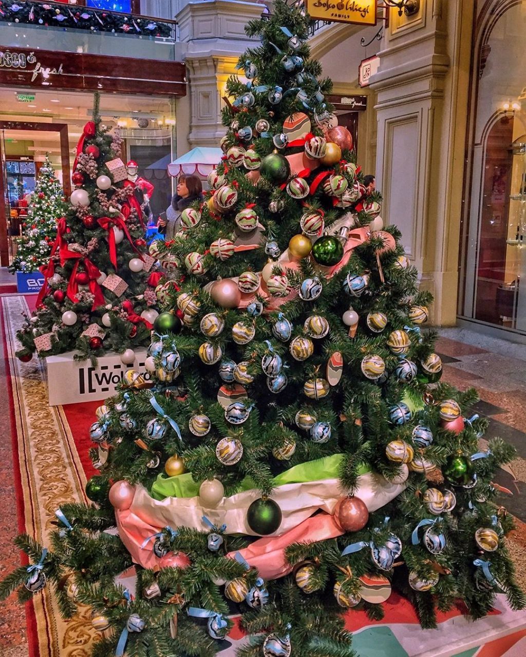 Traditional GUM Christmas trees - New Year, Gum, Christmas trees, Decoration, Moscow, Longpost