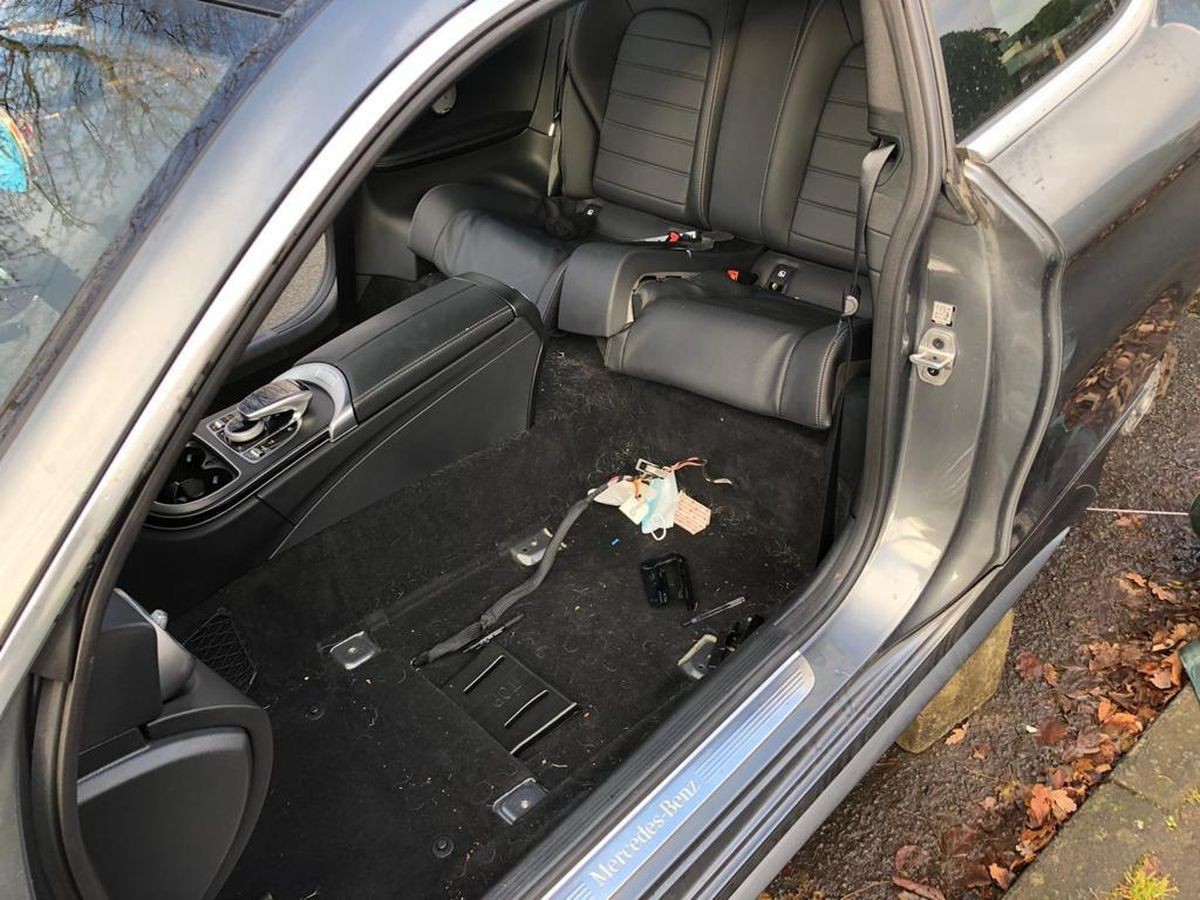 Thieves dismantled the Mercedes overnight - Thief, Mercedes, Longpost, Theft, Negative