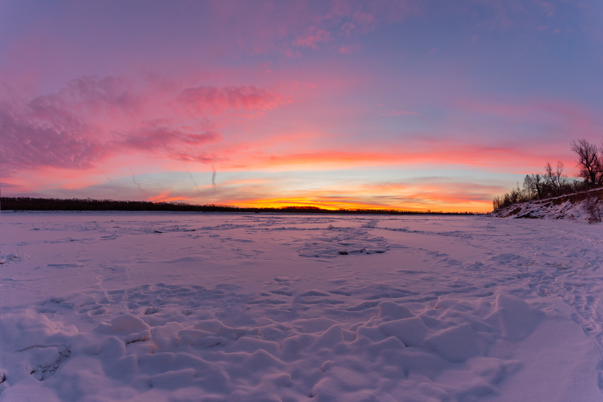 Pink dawn on the Irtysh - My, dawn, Irtysh, Tobolsk, The photo, Landscape, Beginning photographer, Canon 70d, Samyang, Winter