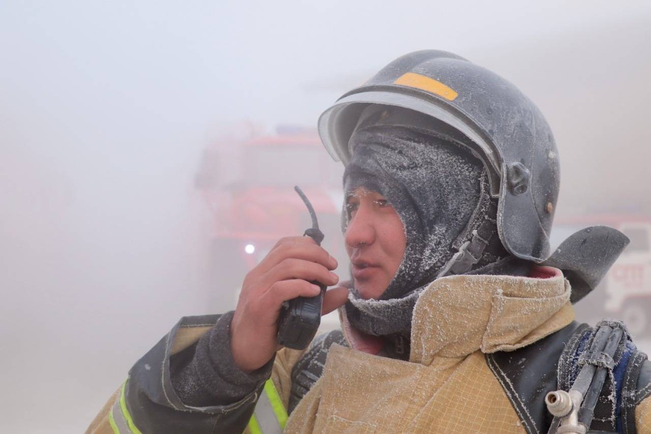 Yakut firefighters at work at -49'C - Ministry of Emergency Situations, Yakutia, Firefighters, Longpost, Winter